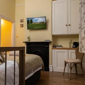  Guest house Luxury Ensuite Next To Royal Crescent With Own Private Entrance